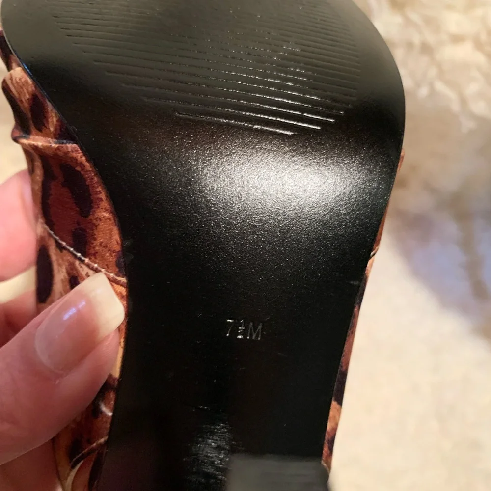 NWOB Guess Animal print Sling back heels
